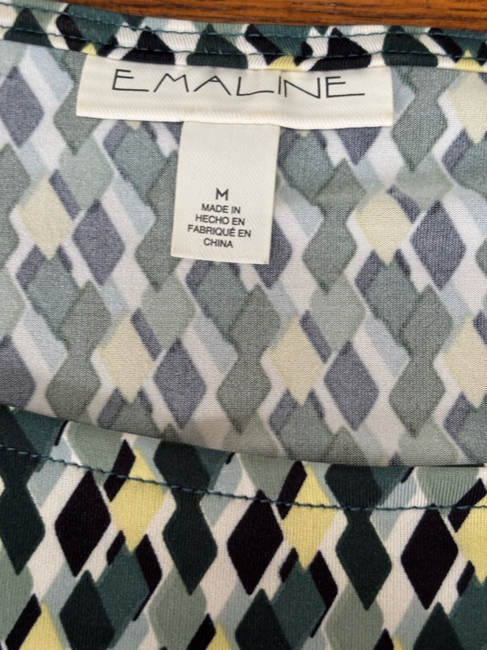 Emaline NWOT Women’s M Green/Yellow Patterned Scoop Neck 3/4 Sleeve Top - Picture 5 of 6